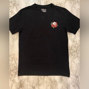 Black T-shirt, skull, rose, graph, Taco Tuesday. Men’s large
